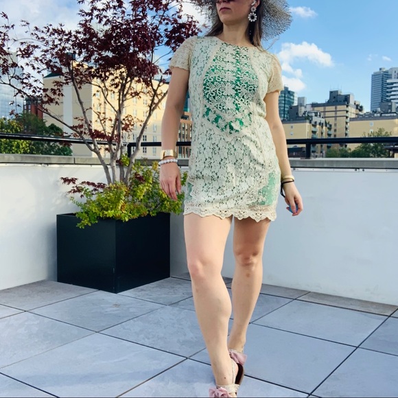 Anthro Champagne & Strawberry Emerald Ivory Lace - Picture 10 of 16